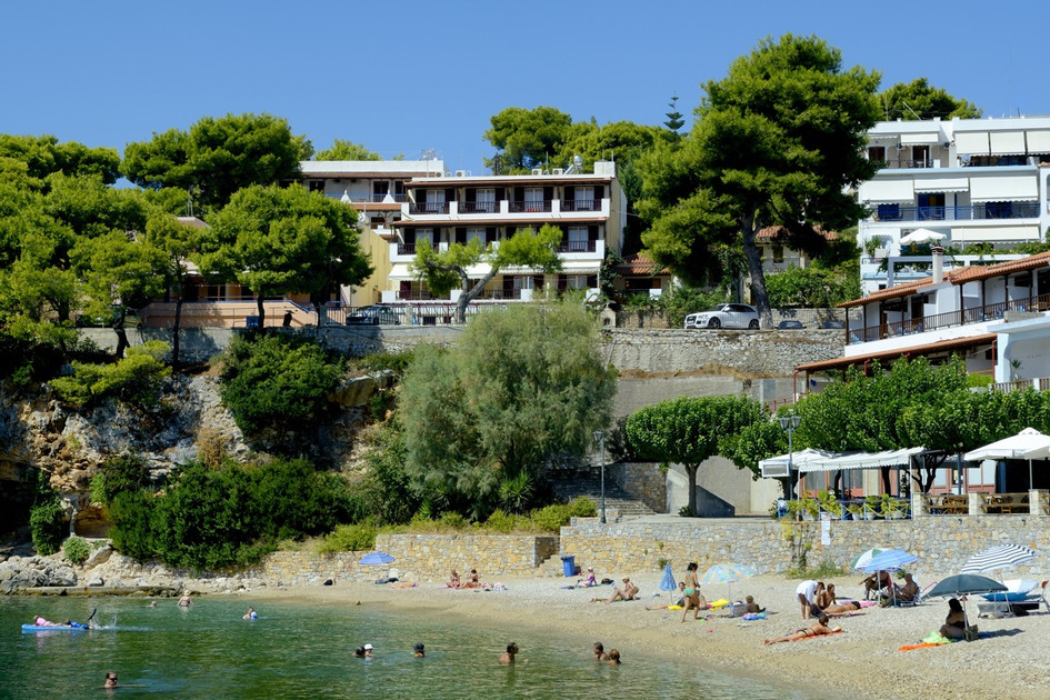 Recko-Alonissos-Ubytovani-Nikos-5-pohled-na-dum