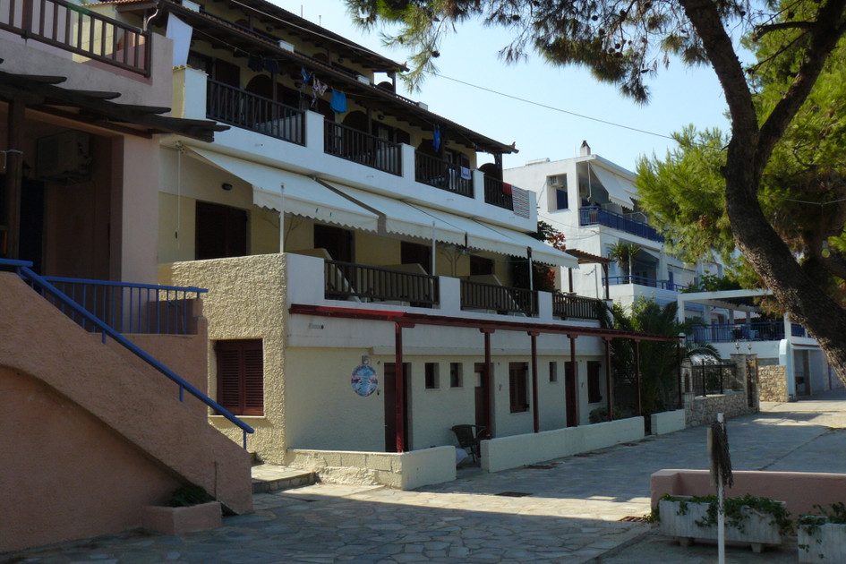 Nikos
