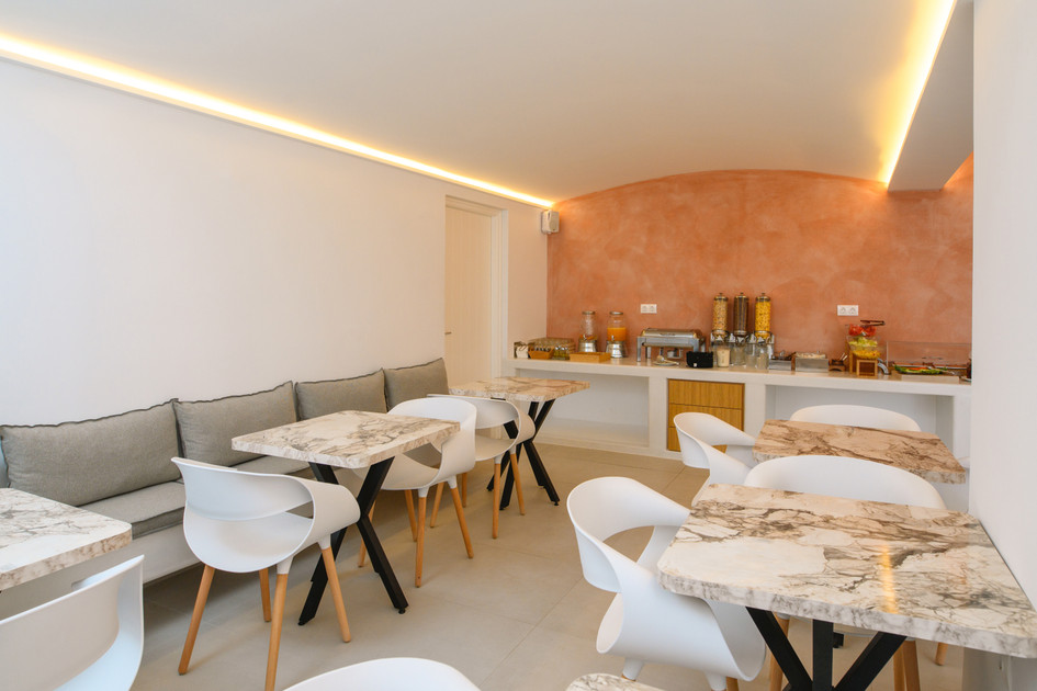 Yperia Hotel