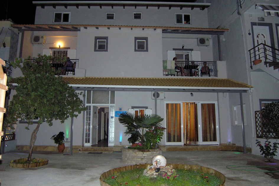Pavlos