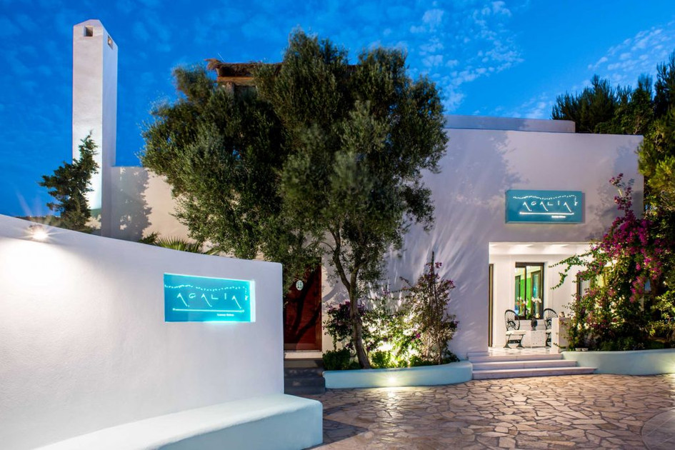 Agalia Luxury Suites Hotel