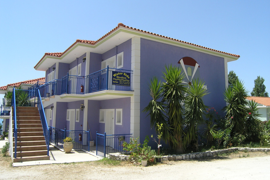 Water Side Studios/ Milos