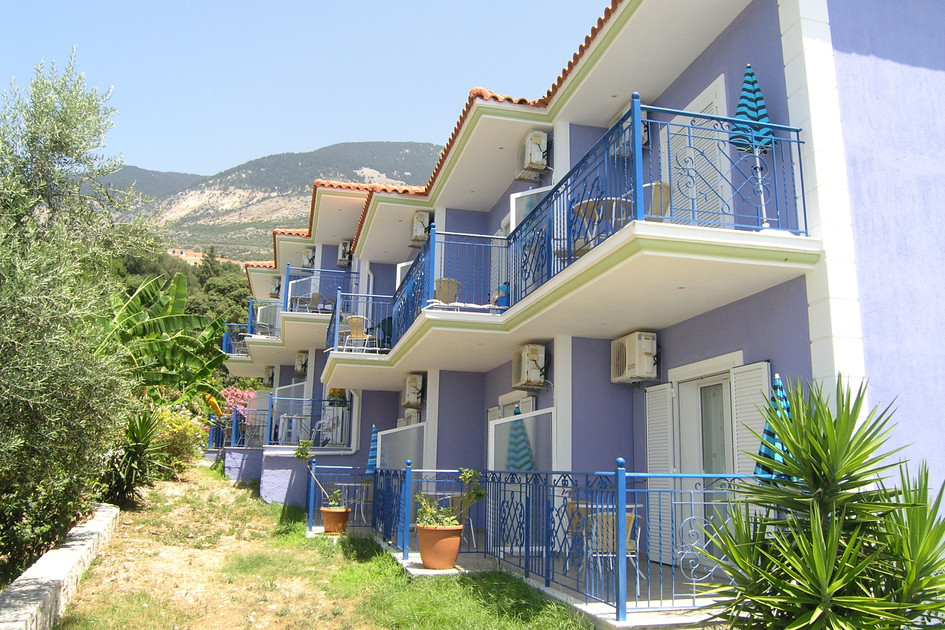 Water Side Studios/ Milos