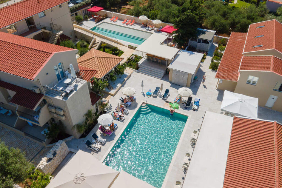 Makris Yialos Apartments