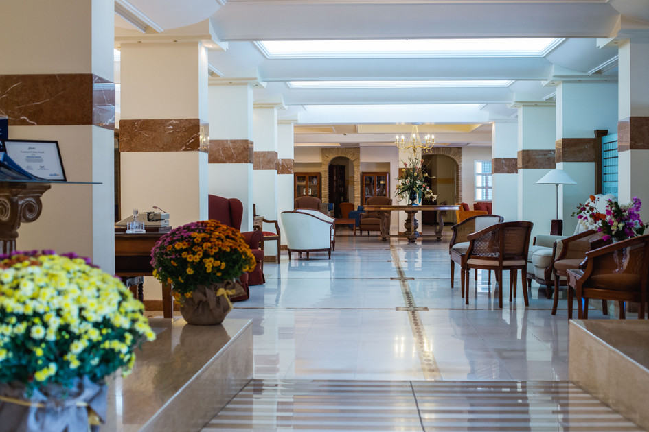 Crithoni's Paradise Hotel