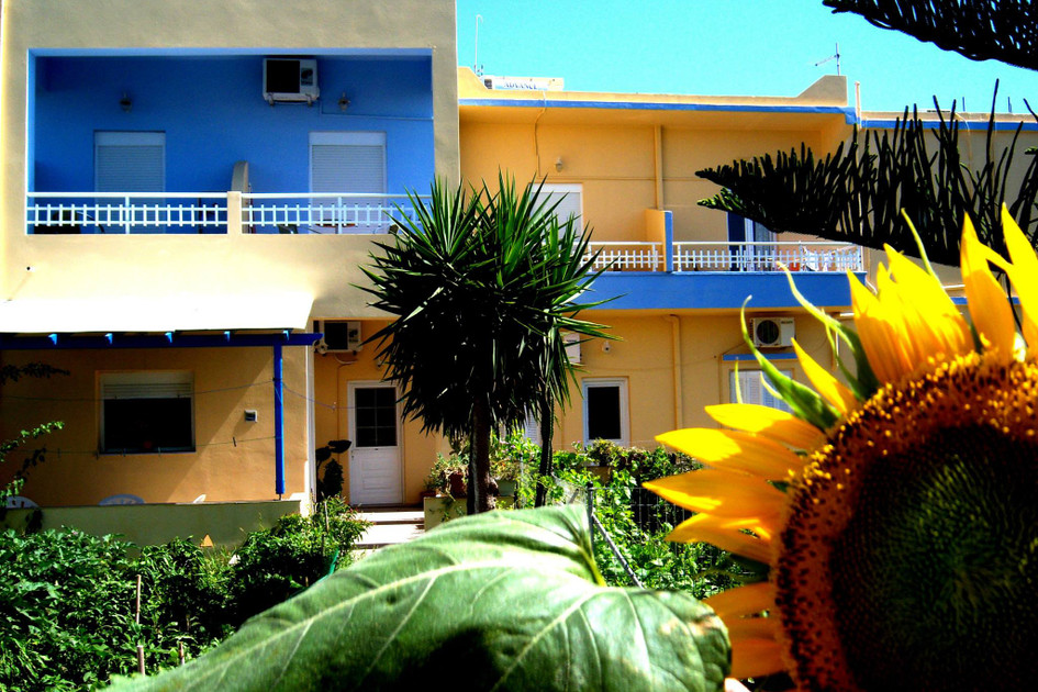 Papafotis Apartments & Suites