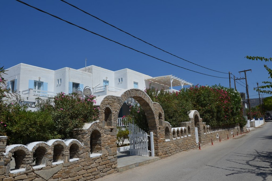 Narges_hotel03