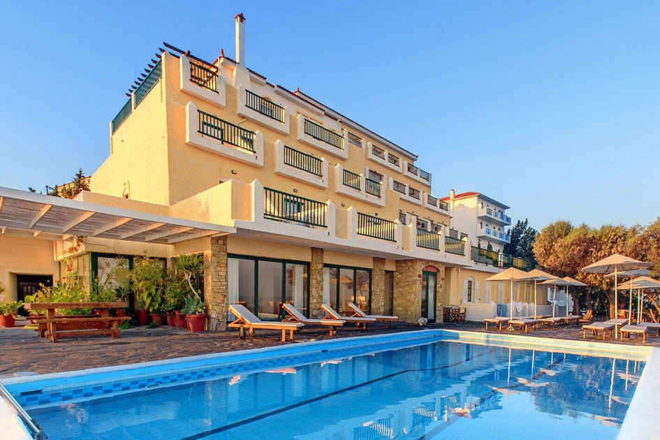 Hotel Cavos Bay