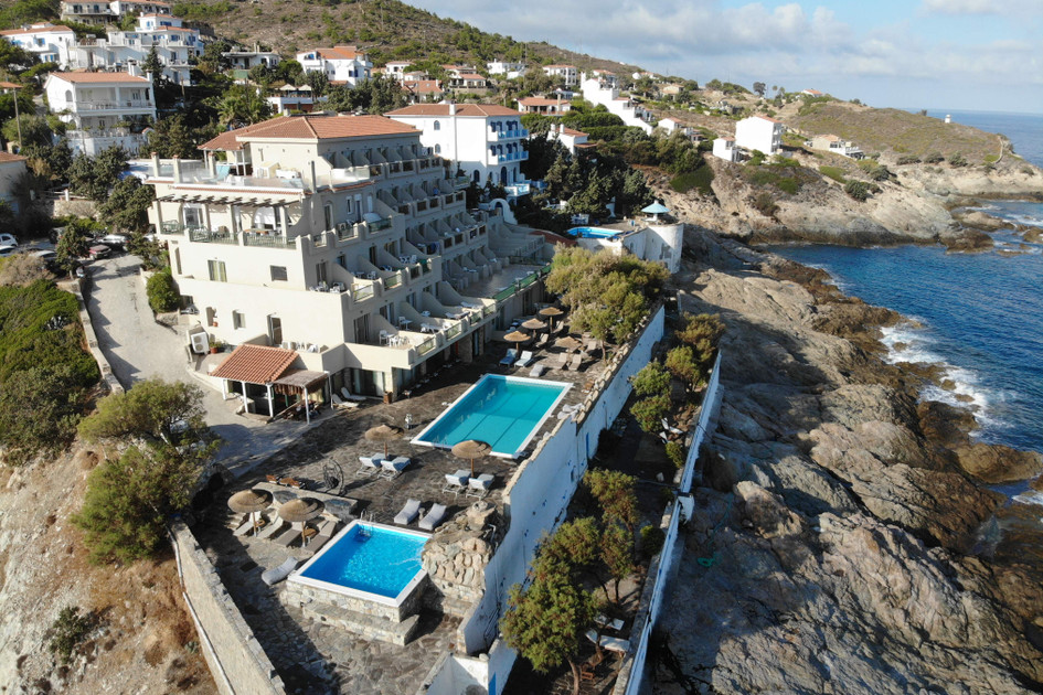 Hotel Cavos Bay