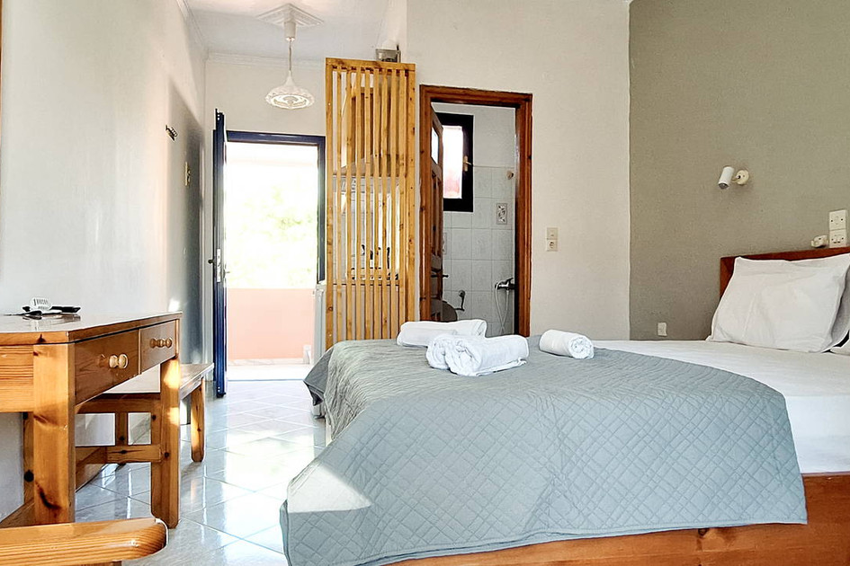 Irini Studios & Maisonettes