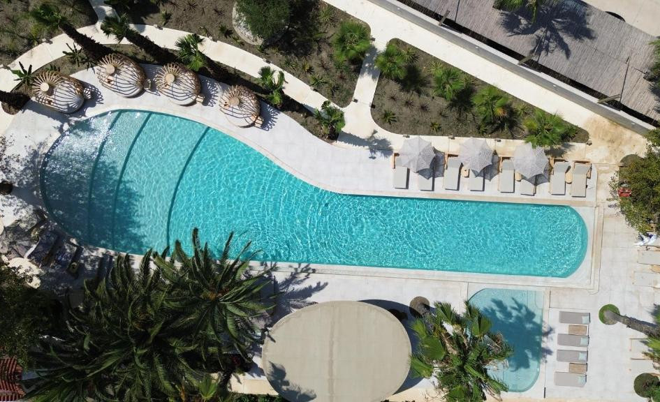 NUSA suites & villas
