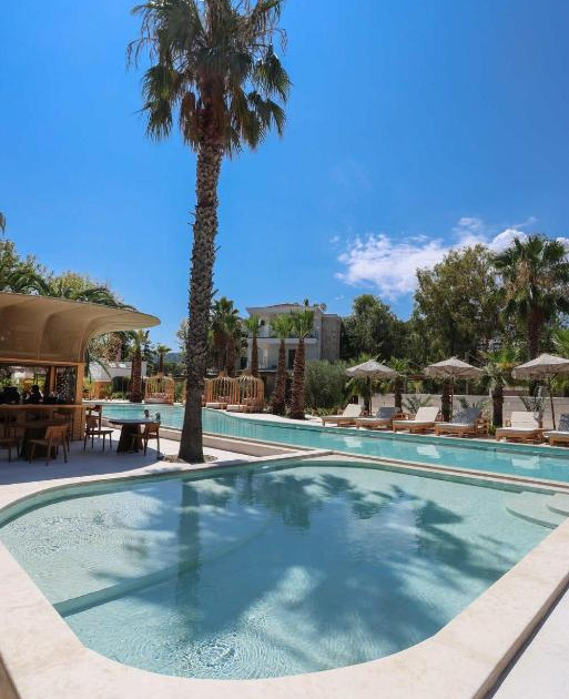 NUSA suites & villas
