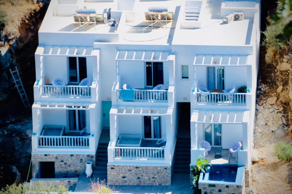 Enilion Luxury Suites