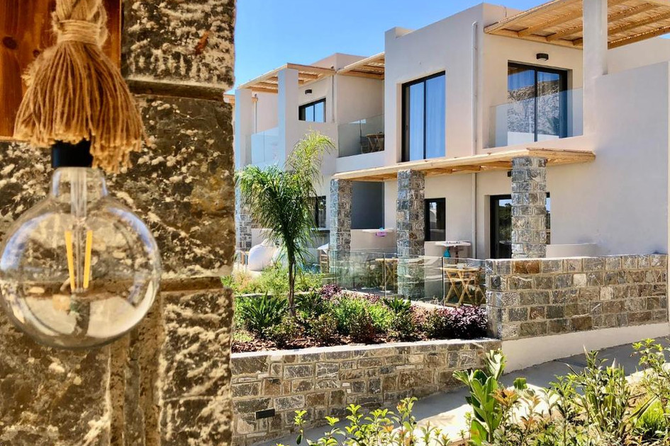 Helios Beach Hotel & Bungalows
