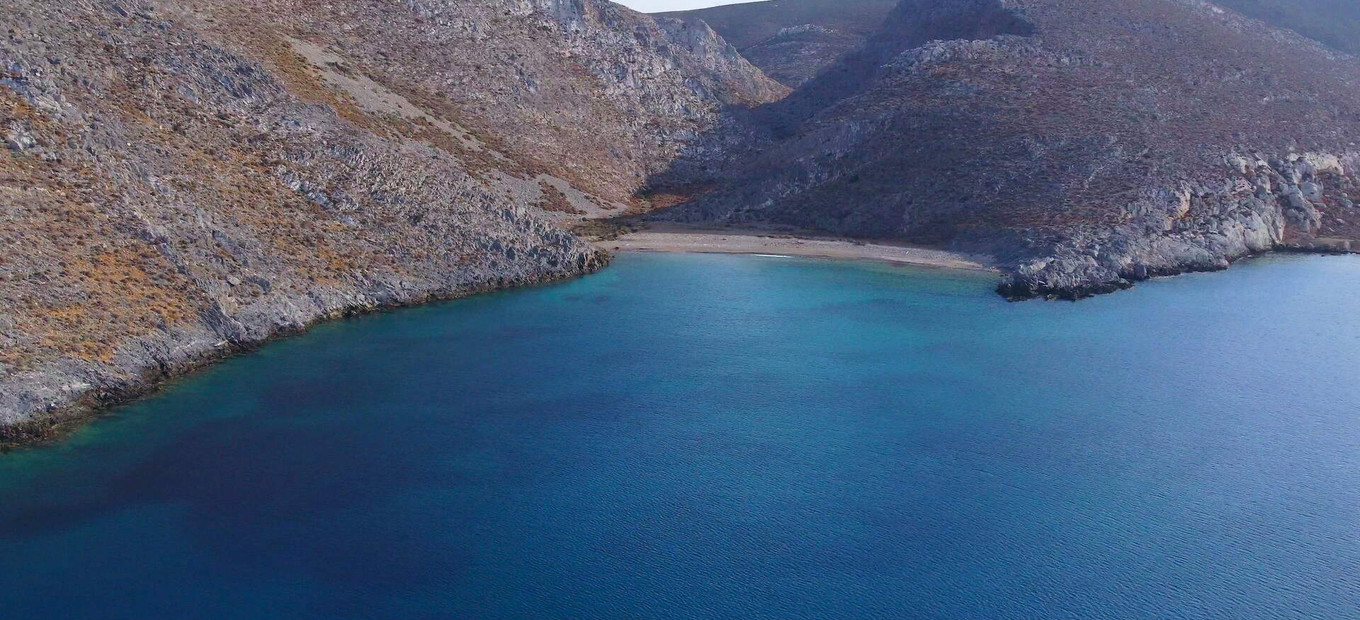 Pláž Panormos Bay
