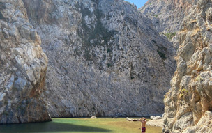Pláž Lake Kakia Lagada
