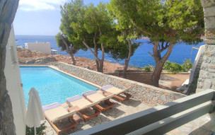 Yperia Hotel