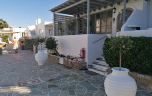 Corina Studios & Apartments