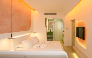 Yperia Hotel