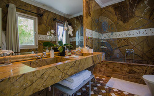 Agalia Luxury Suites Hotel