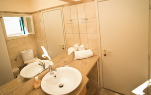 Elena Village Hotel & Suites