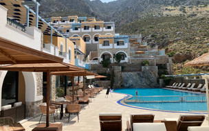 Elena Village Hotel & Suites