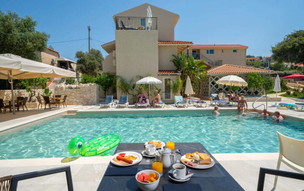 Makris Yialos Apartments