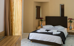 Elotia12
