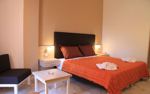 Elotia02