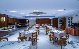 Crithoni's Paradise Hotel