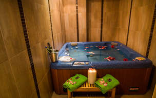 Crithoni's Paradise Hotel
