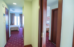 Crithoni's Paradise Hotel