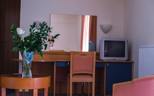 Crithoni's Paradise Hotel