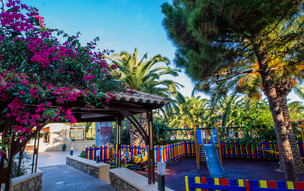 Crithoni's Paradise Hotel