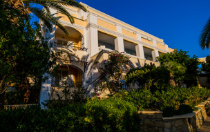 Crithoni's Paradise Hotel