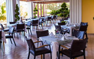 Crithoni's Paradise Hotel