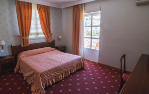 Crithoni's Paradise Hotel