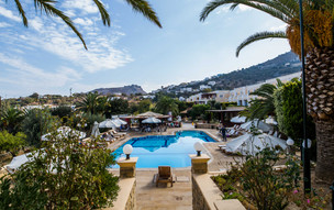 Crithoni's Paradise Hotel