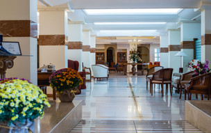 Crithoni's Paradise Hotel
