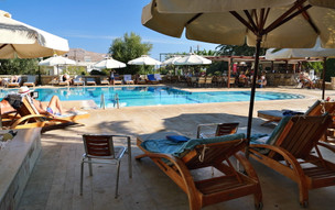 Crithoni's Paradise Hotel