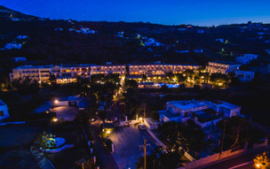 Crithoni's Paradise Hotel