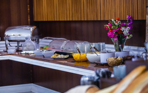 Crithoni's Paradise Hotel