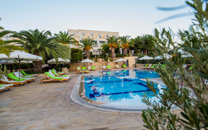 Crithoni's Paradise Hotel