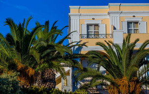 Crithoni's Paradise Hotel