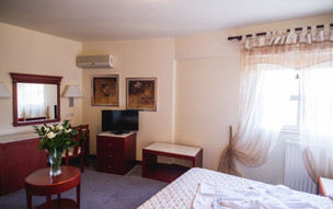 Crithoni's Paradise Hotel