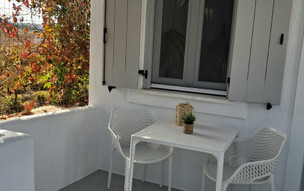 Corina Studios & Apartments