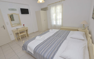 Corina Studios & Apartments