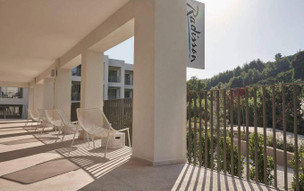 Radisson Plaza12