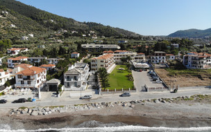 Olia Green Residence