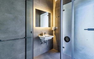 Olia Green Residence